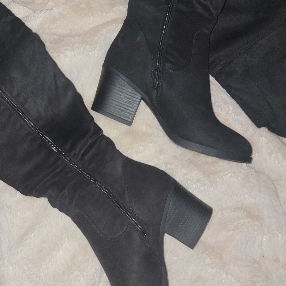 Heeled boots